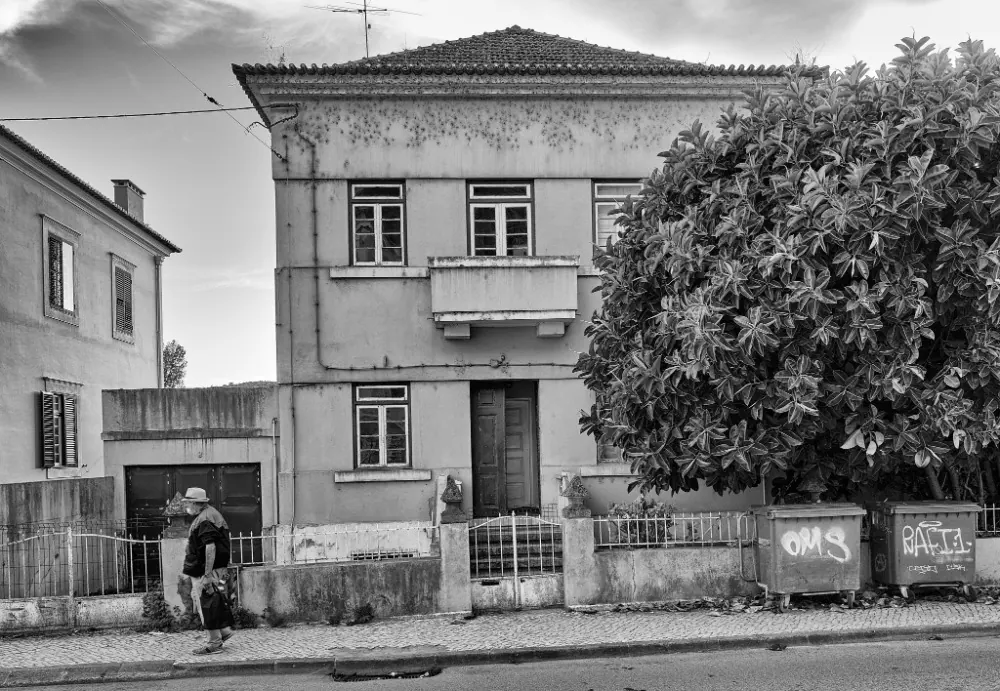 CASA EN PENDIENTE
