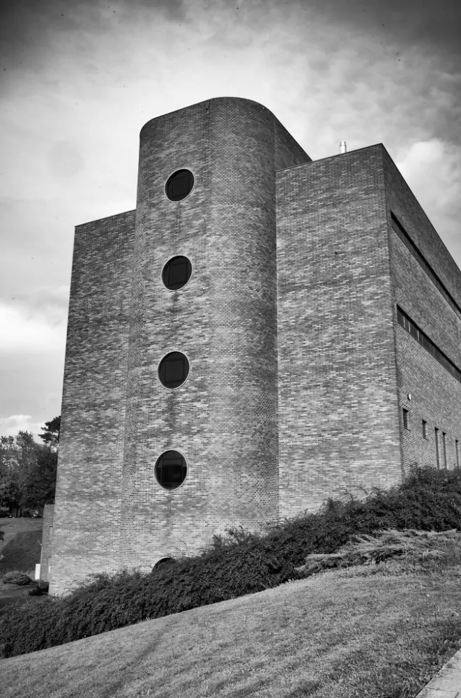 ESTRUCTURA BRUTAL