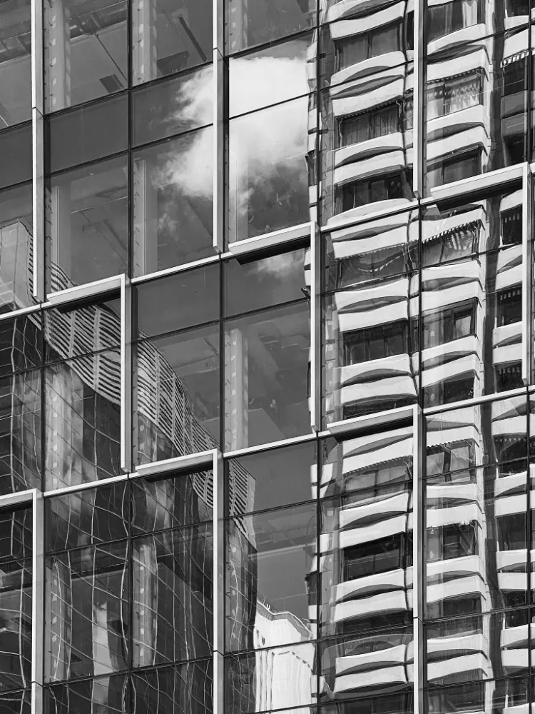 REFLEJOS DE FACHADA