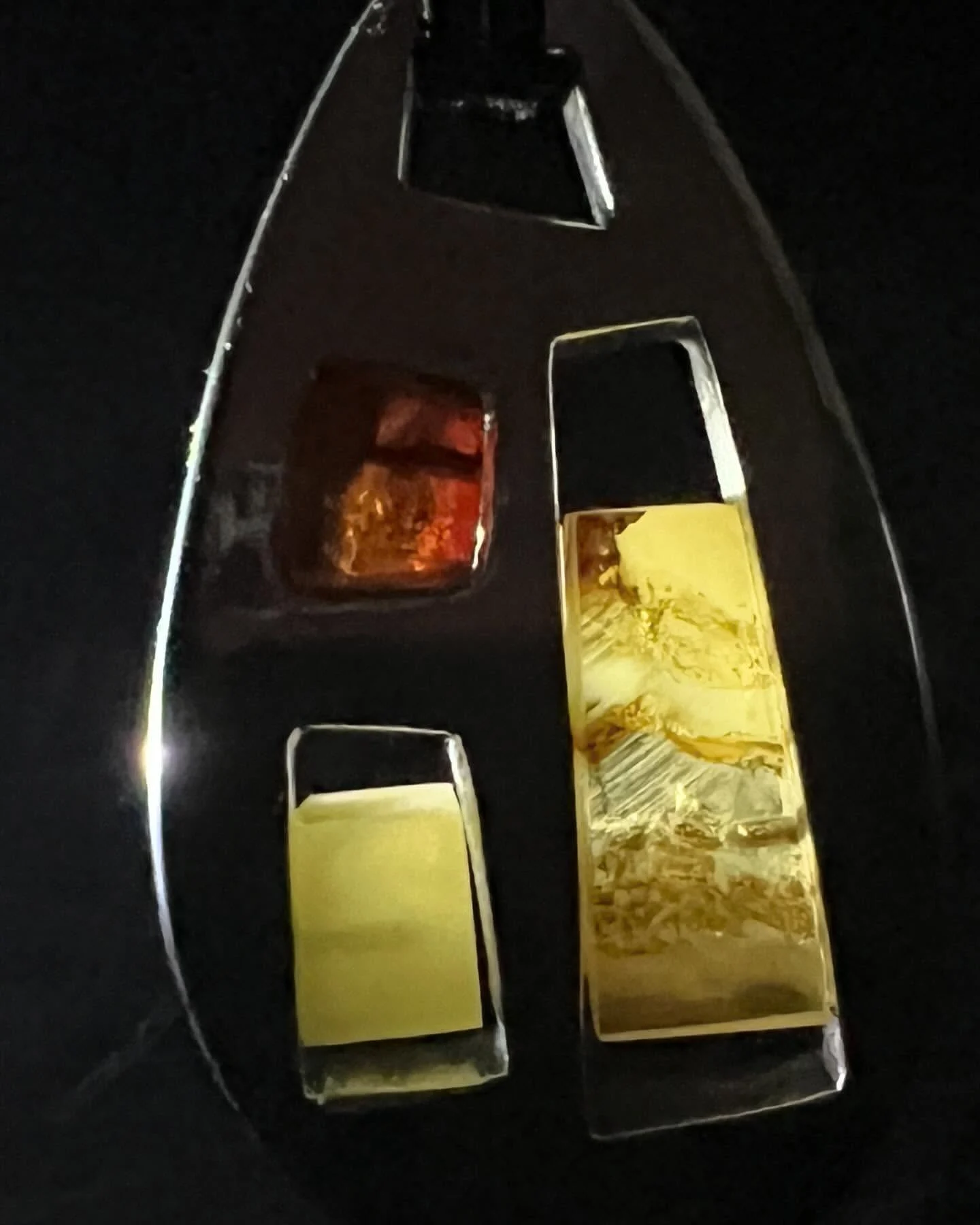 Tres ventanas de ámbar